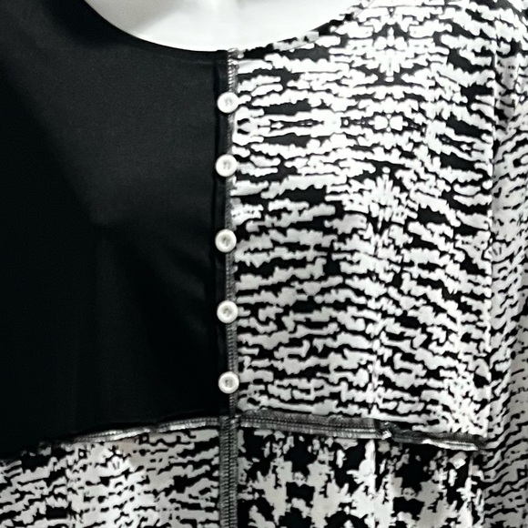 Multi-Pattern Black and White Women’s Top - Picture 2 of 2